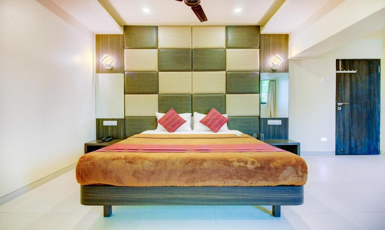 K D Residency Hotel Kalyan Exterior photo